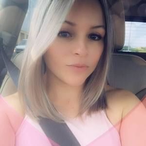 Meet your Posher, Ivette